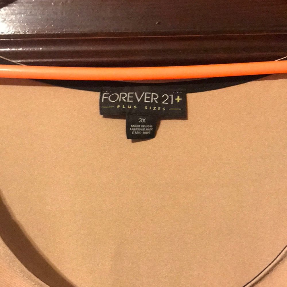 Plus Size Color Block Top - Picture 2 of 4